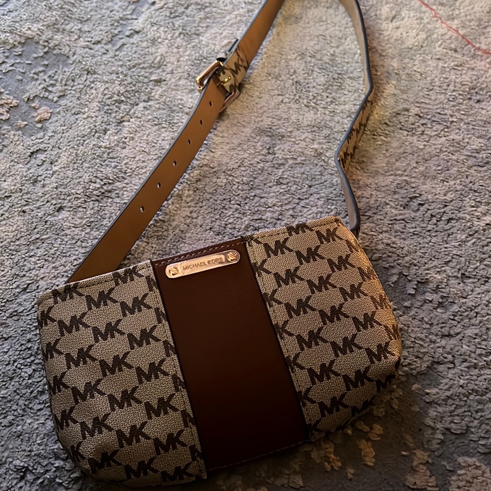 Micheal Kors purse